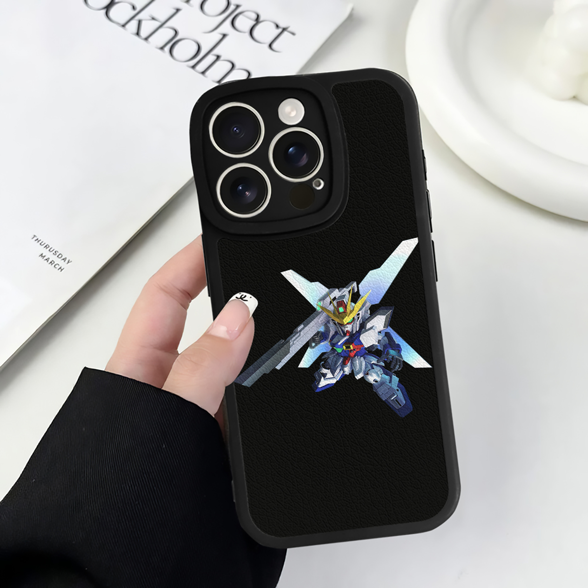 （画像用） 機動戦士ガンダム Mobile Suit Gundam 【iPhone 16シリーズ対応】シリコンスマホケース（レザー調） 材質：シリコン